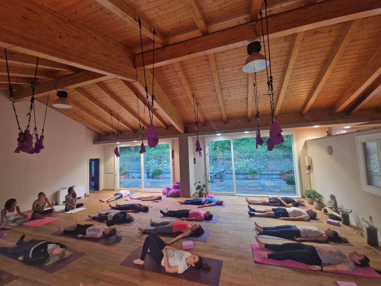 Lezione di yoga nella sede di Chiavari